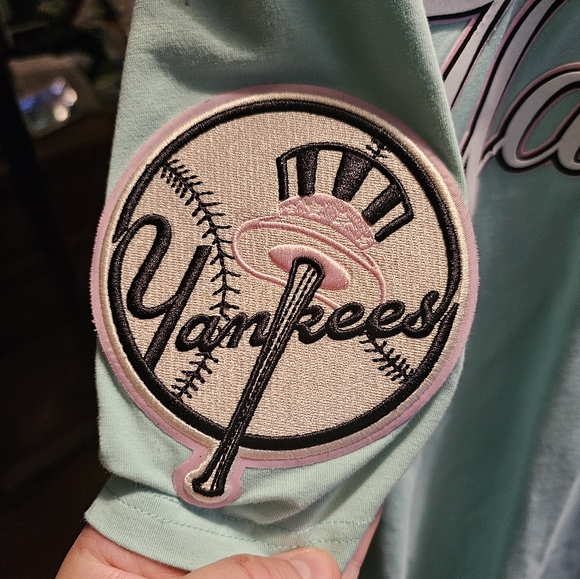 Pro Standard Yankees shirt - Picture 4 of 5